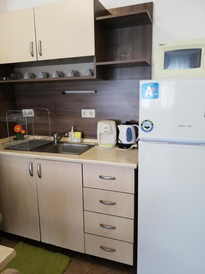 Apartamenti Zhelezovi Pomorie Eksteriør billede