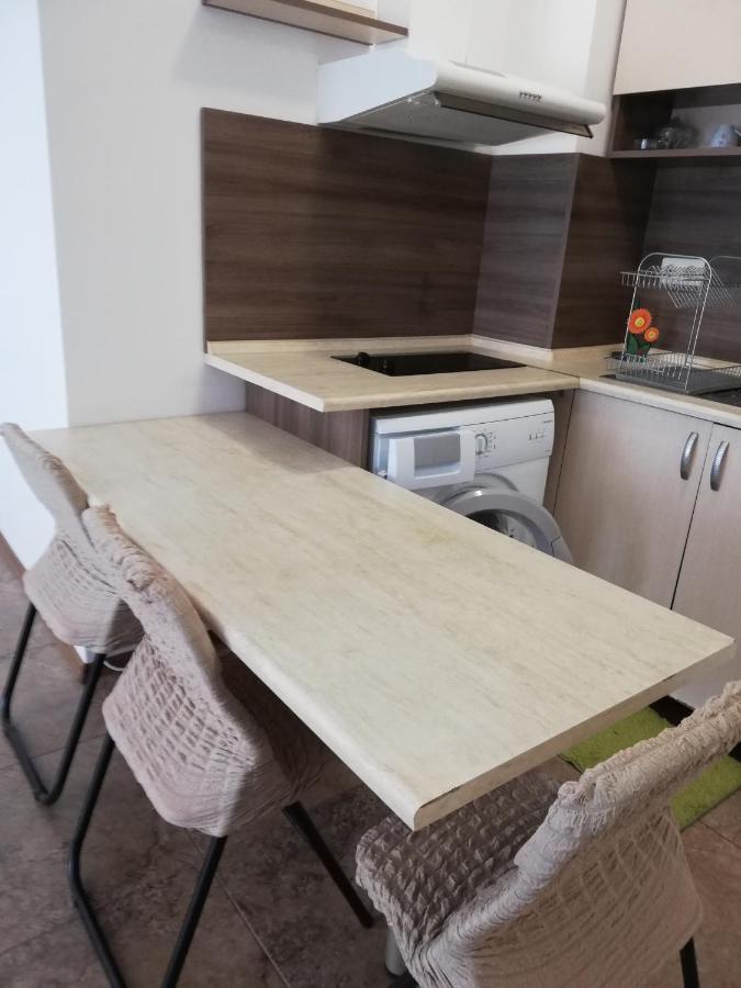 Apartamenti Zhelezovi Pomorie Eksteriør billede