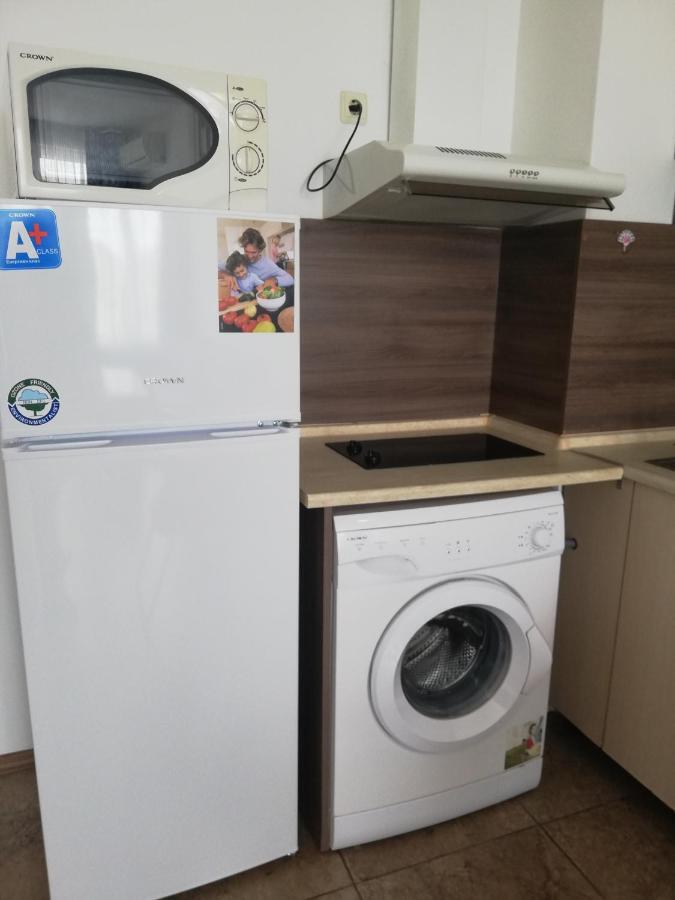 Apartamenti Zhelezovi Pomorie Eksteriør billede